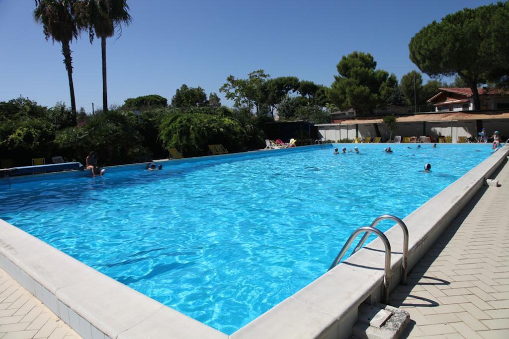 Blu Sun Apartment In Complesso Riva Del Sole Giovinazzo Luaran gambar